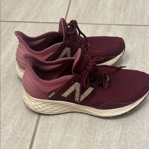 New balance  Women's Burgundy Running Shoes